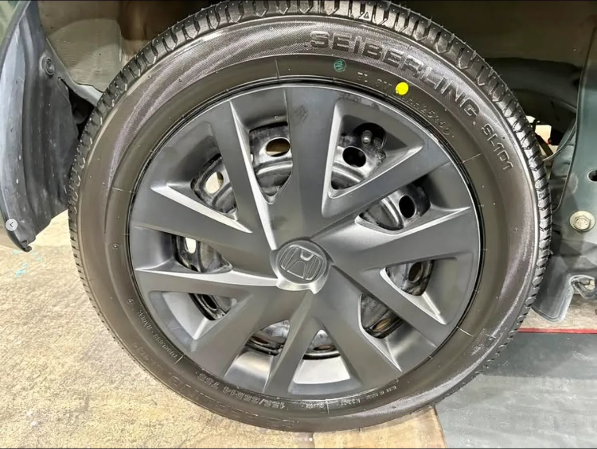 タイヤの溝だけでは気づけない劣化サイン｜サイドウォールのひび割れにご注意を｜静岡市のカーメンテナンス専門店 掲載写真 3